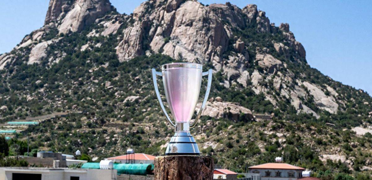 半岛体育入口官网-沙尔克遭遇失利，前景渐渐黯淡