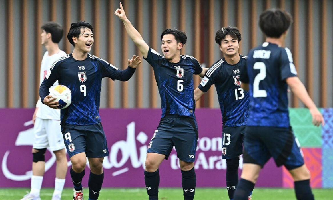 半岛体育足球官网半岛体育app官网-赛场盛宴：亚洲足球巅峰对决引人入胜的简单介绍