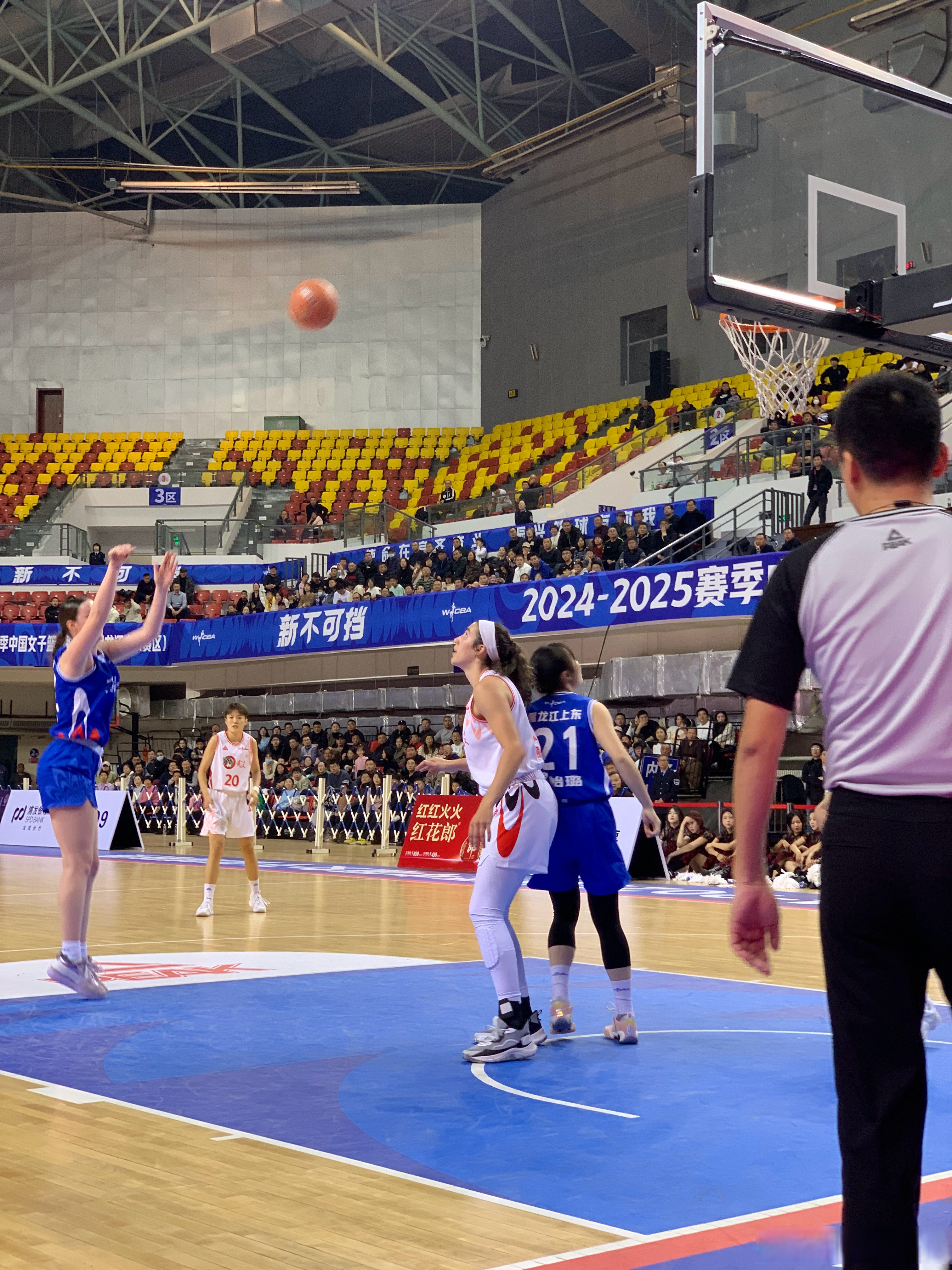 半岛官网入口-陕西男篮在主场力克四川队，取得连胜的简单介绍