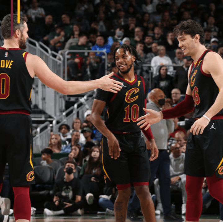 半岛体育官网安全-关于公牛队遭遇强敌，主场负于马刺队的信息