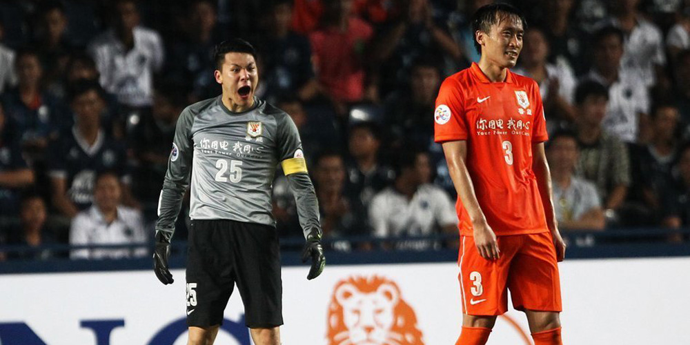 半岛体育在线官网-包含巴塞罗那客场告负，后防线漏洞频现难以控制的词条